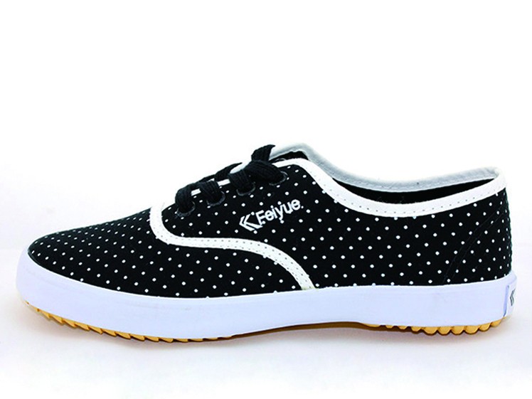 Plain black canvas shoes discount